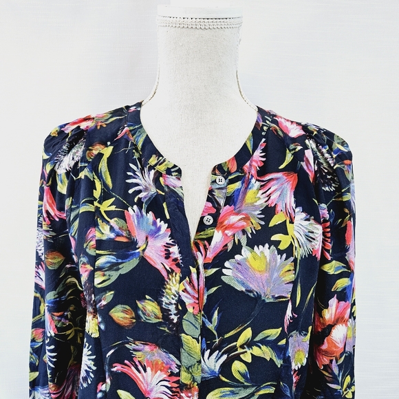 J. Crew Silk Pleated Floral Popover size Medium - Picture 6 of 11